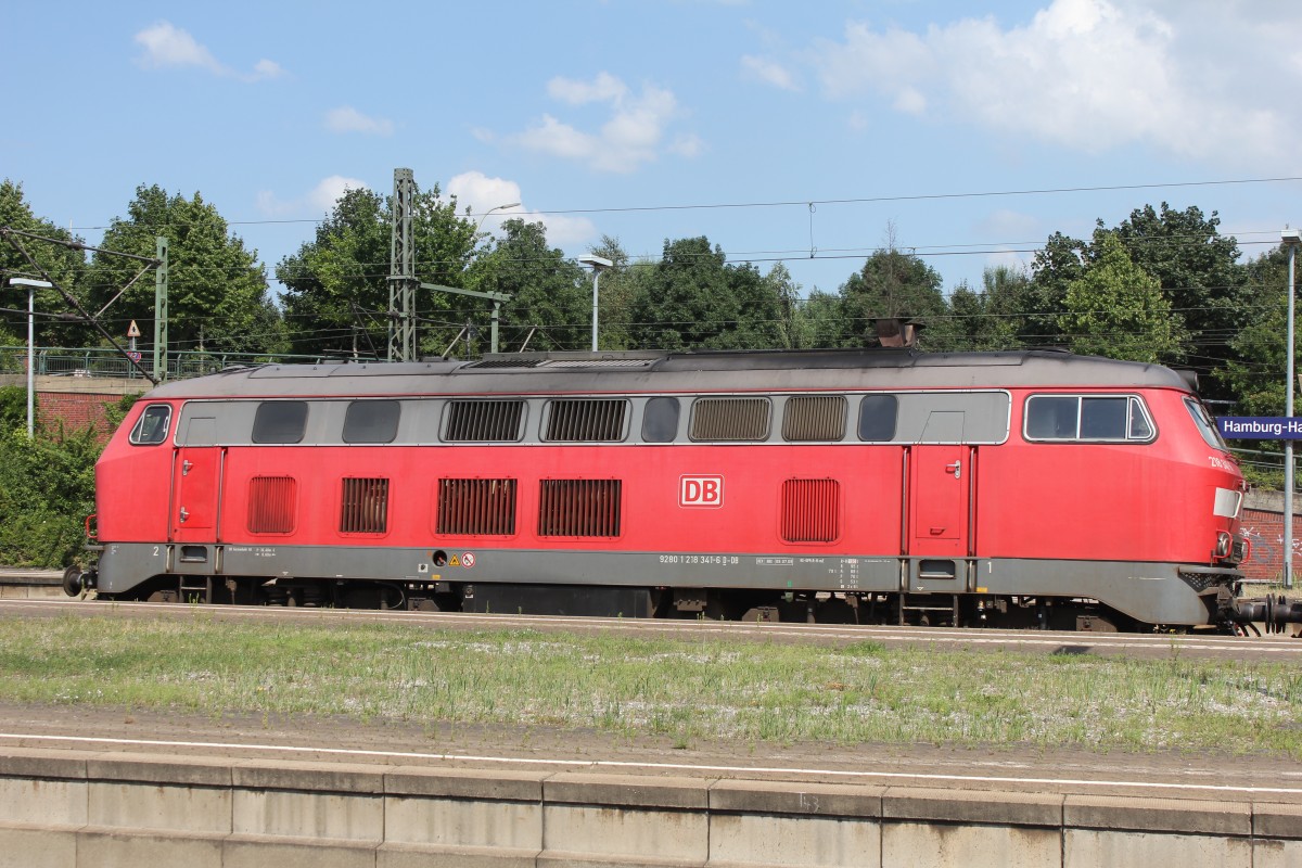 218 341-6 steht am 23.07.2014 in Hamburg Harburg auf Gleis 3.