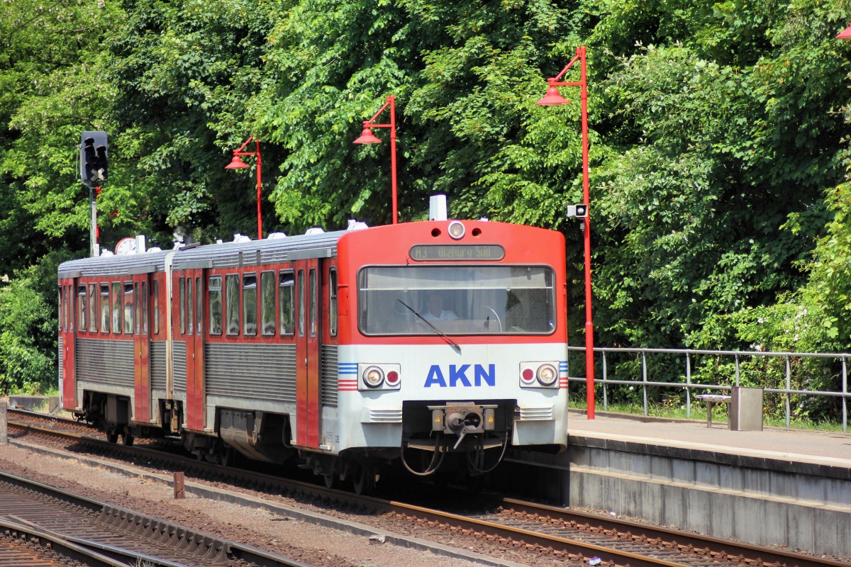 AKN Triebwagen bei der Einfahrt in Elmshorn am 03.06.2014