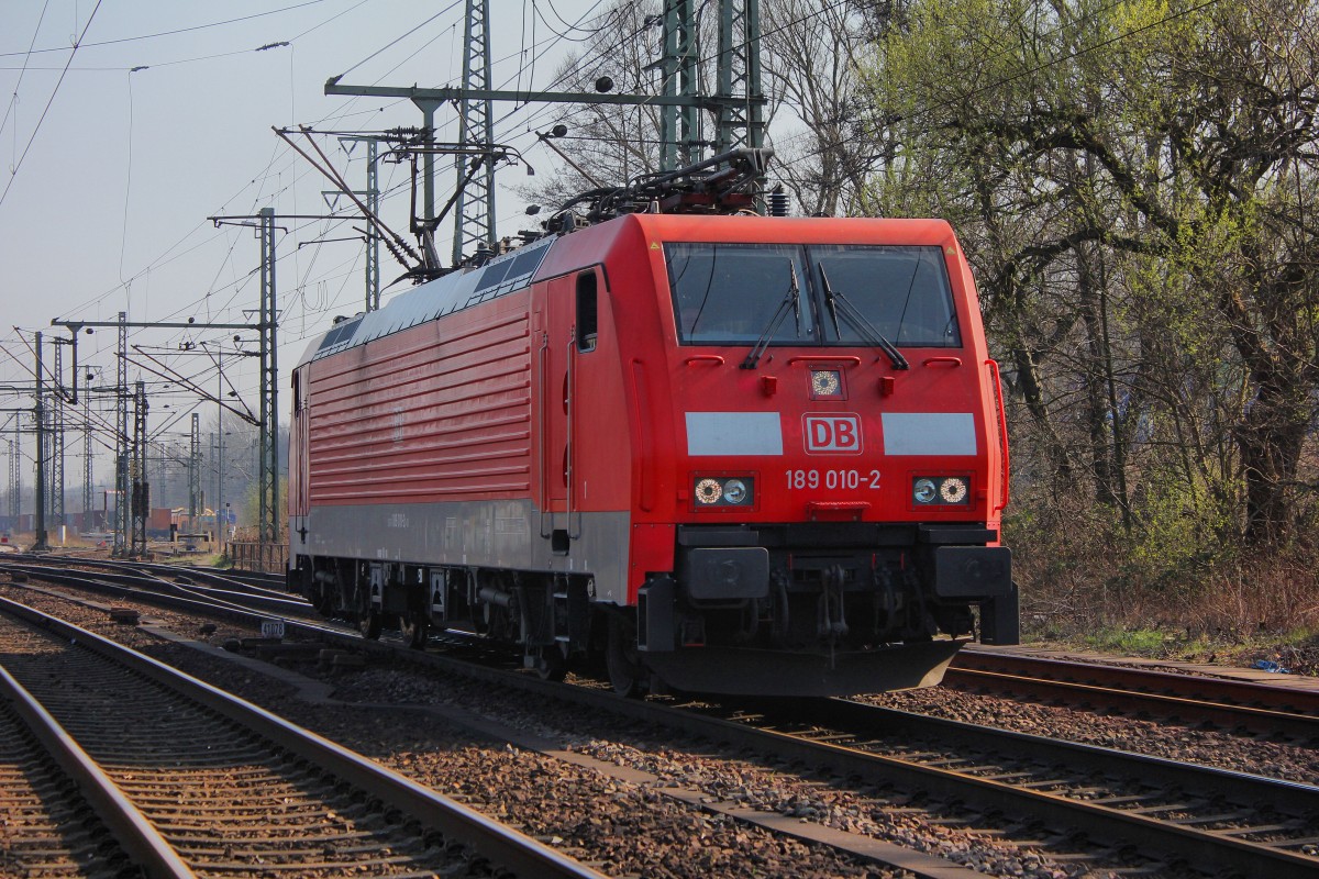 DB 189 010-2 ist auf dem Weg zum Hamburger Hafen und Durchfährt Hamburg Harburg am 29.03.2014 um ihrem Containerzug zu holen.