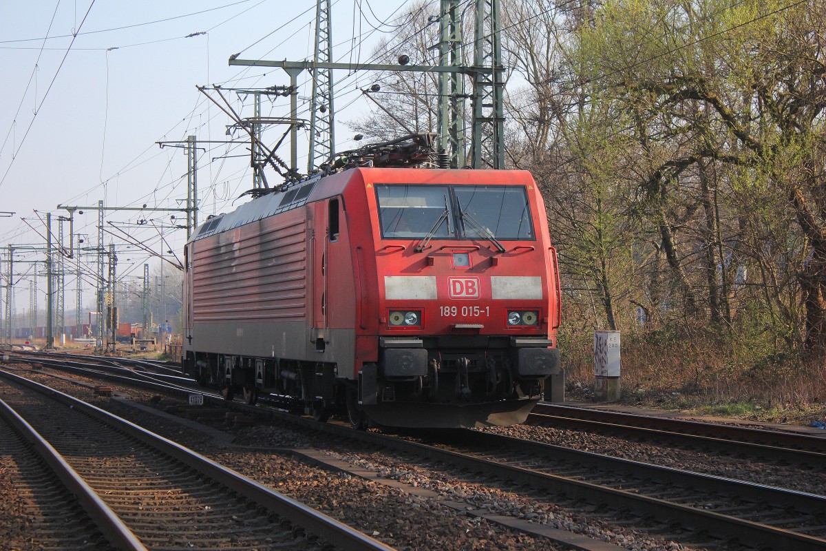 DB 189 015-1 ist Lz ohne Angeschalteten Spitzenlich auf dem weg zum Hamburger Hafen am 29.03.2014 hier bei der Durchfahrt in Hamburg Harburg.