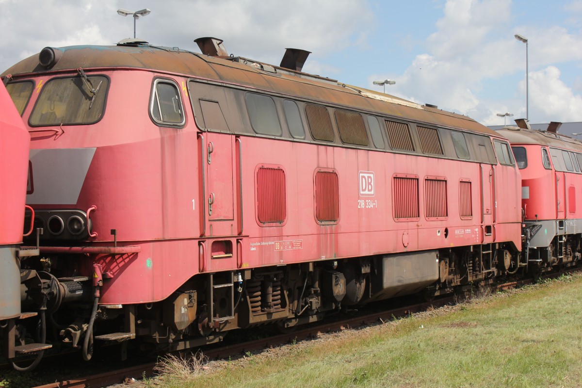 DB 218 334-1 steht Z gestellt im AW Bremen und wartet auf ein Neuen Besitzer oder Neue HU für die DB AG am 14.06.2014.
Sie fuhr zuletzt bei DB Regio Schleswig-Holstein BW Lübeck und Letzte HU war am 01.08.1996 im AW Brmen.