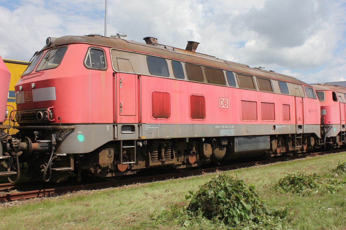 DB 218 347-3 steht Z gestellt im AW Bremen und wartet auf ein Neuen Besitzer oder Neue HU für die DB AG am 14.06.2014 Sie war zur Letzt bei DB Regio Schleswig-Holstein im BW Lübeck und Letzte HU war am 09.11.2000 im AW Brmen.