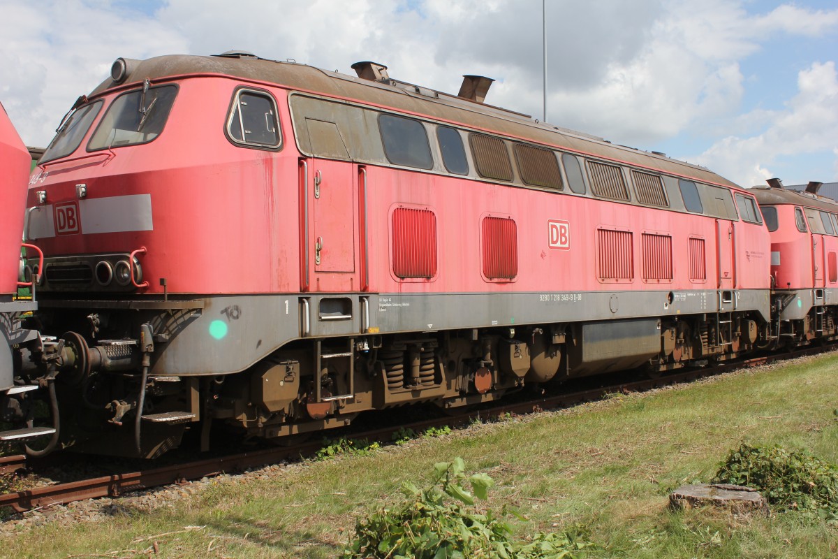DB 218 349-9 steht Z gestellt im AW Bremen und wartet auf ein Neuen Besitzer oder Neue HU für die DB AG am 14.06.2014
Sie war zur Letzt bei DB Regio Schleswig-Holstein im BW Lübeck und Letzte HU war am 15.11.2000 im AW Brmen.