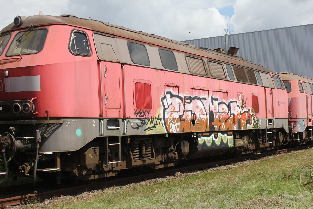DB 218 378-8 steht Z gestellt im AW Bremen und wartet auf ein Neuen Besitzer oder Neue HU für die DB AG am 14.06.2014 Sie war zur Letzt bei DB Regio Schleswig-Holstein im BW Lübeck und Letzte HU war am 21.10.1999 im AW Bremen.