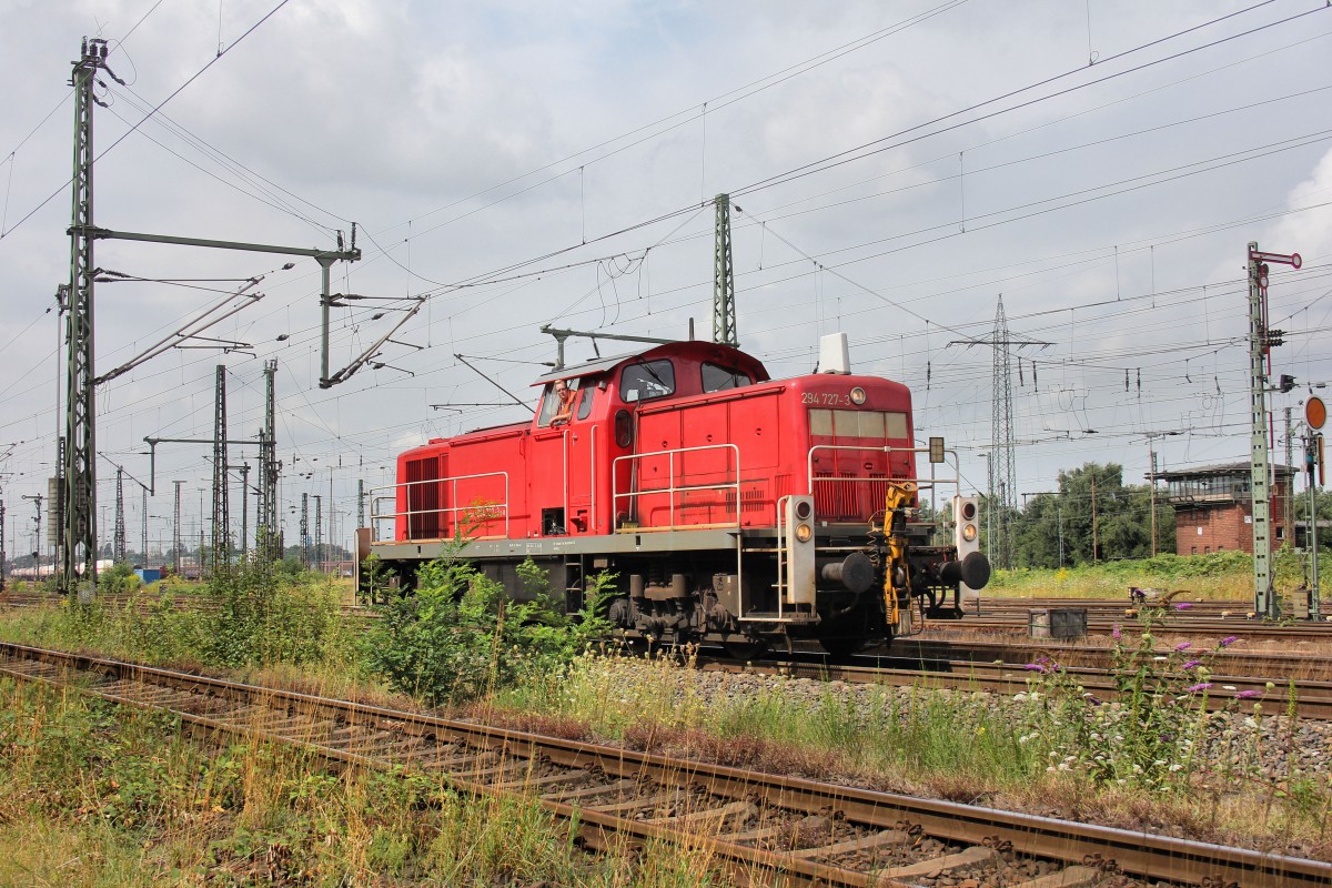 DB 294 727-3 am 12.08.2013 bei der Durchfahrt in Oberhausen West.