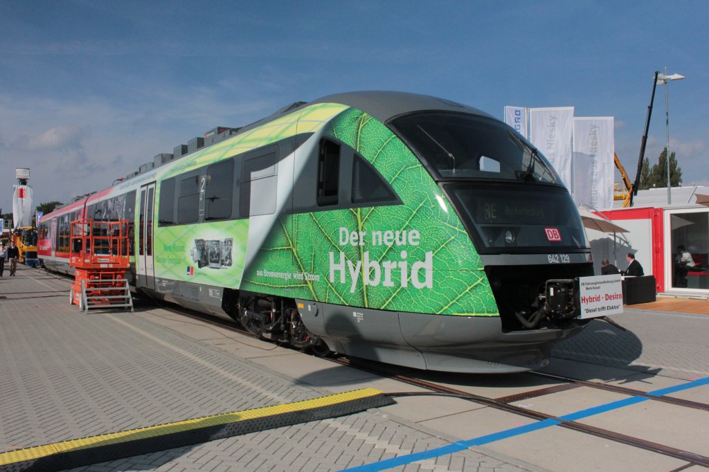 Der Neue Hybrid Desiro 642 129 auf der InnoTrans 2012 in Berlin am 18.09.2012 ausgestellt. 