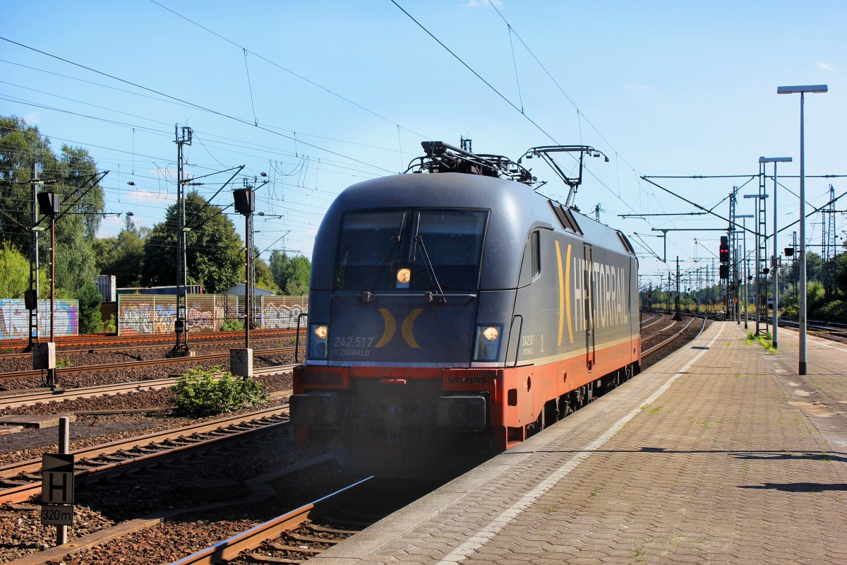 Hectorail 242.517 auf LZ fahrt auf Gl.5 in Hamburg Harburg am 28.28.2014.