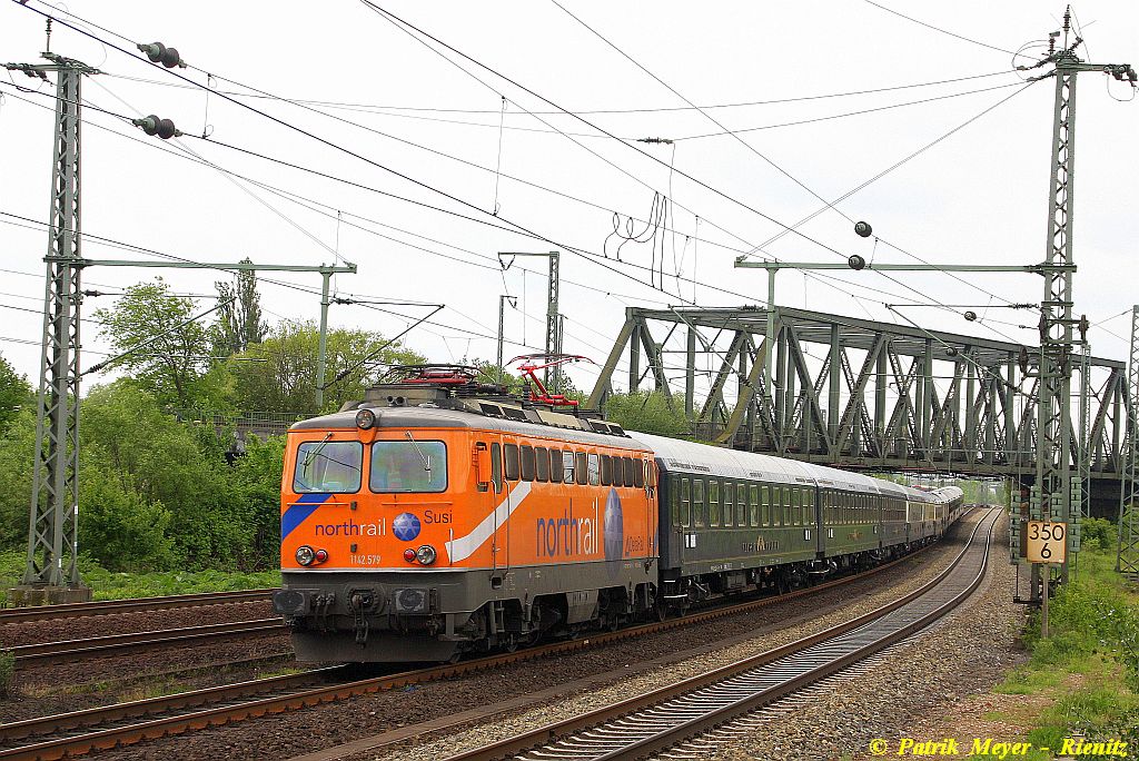 Northrail 1142.579  Susi  mit Sonderzug am 10.05.2014 in Hamburg-Veddel auf dem Weg nach Hamburg Hbf
