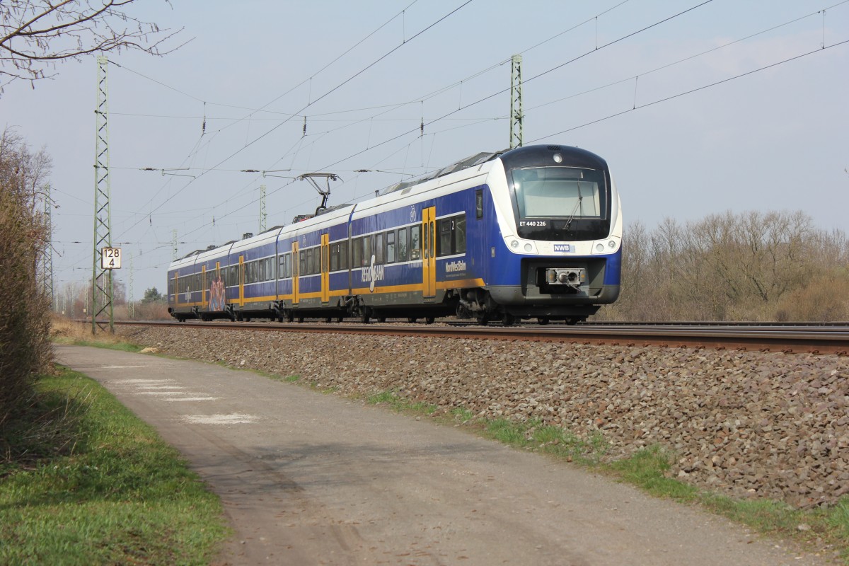 NWB ET 440 226 bei der durchfahrt in Bremen-Grpelingen am 16.04.2013