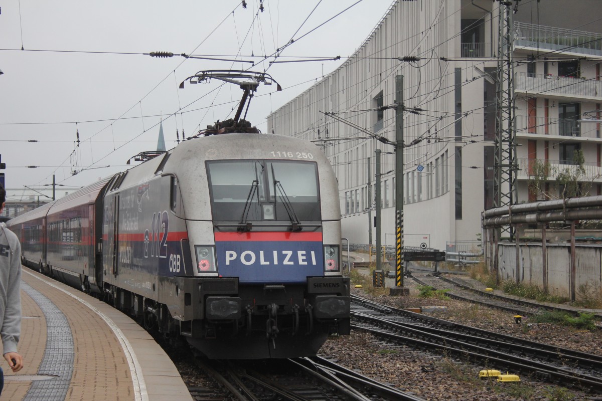 BB 1116 250 bei der Einfahrt in Wien Westbahnhof am 24.08.2013