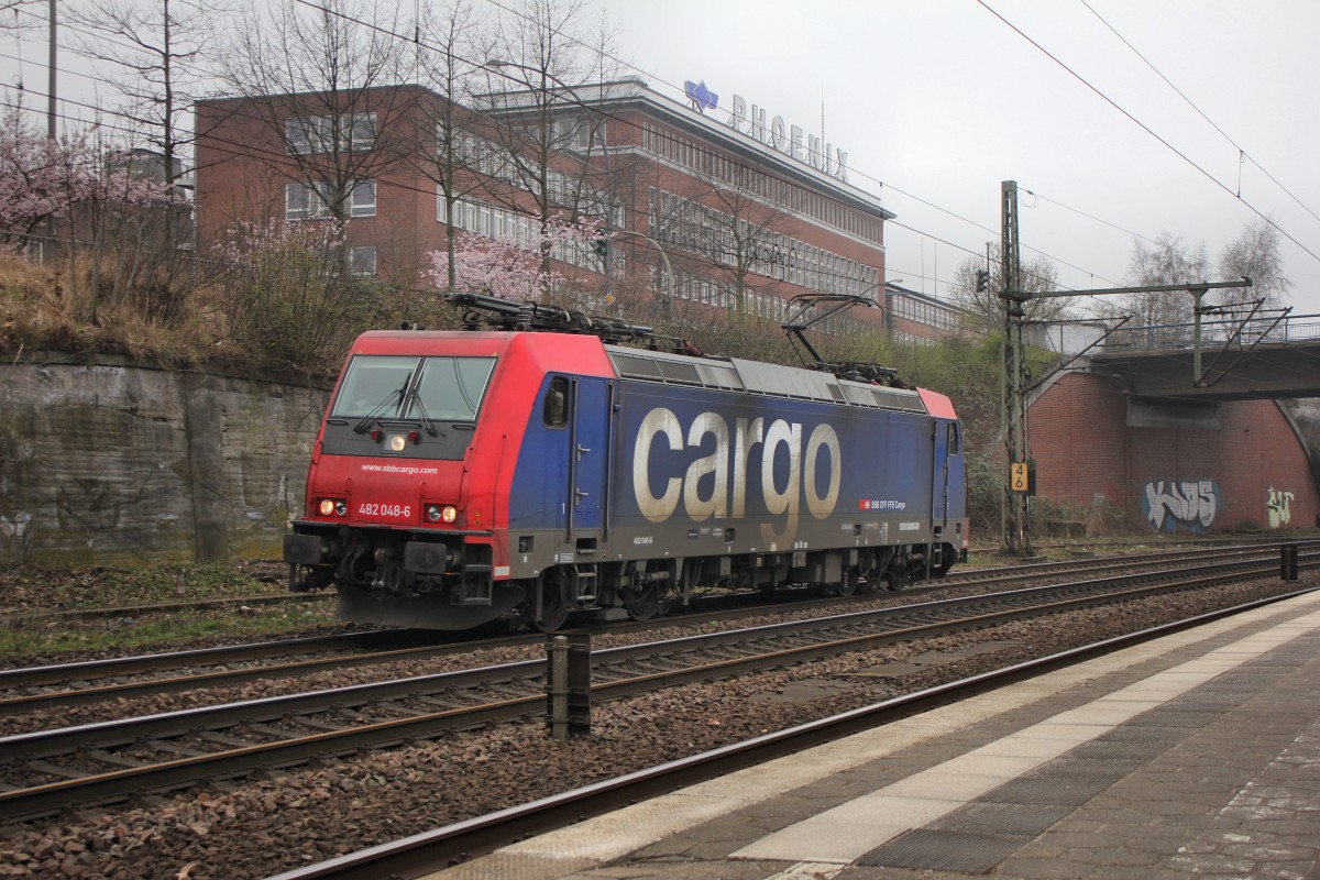 SBB Cargo 482 048-6 kommt Lz durch den Bahnhof Hamburg Harburg gefahren am 29.03.2014.