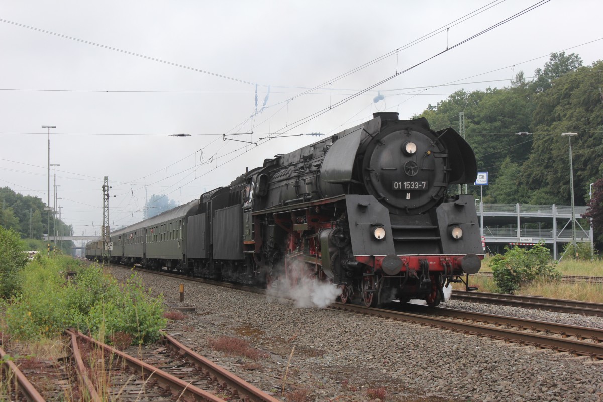 SDZ 97 mit der 01 1533-7 auf dem Weg nach Kiel am 26.07.2014 bei der Durchfahrt in Tostedt.