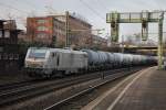 Alstom Prima/342584/37053-mit-kesselzug-bei-der-durchfahrt 37053 mit Kesselzug bei der Durchfahrt in Hamburg Harburg am 18.01.2014