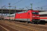 BR 101/331758/db-101-023-0-ist-bei-der DB 101 023-0 ist bei der Ausfahrt auf Gleis 3 am 29.03.2014 in Hamburg Harburg.