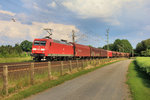 BR 145/507864/db-145-064-2-kommt-mit-einem DB 145 064-2 kommt mit einem Gemsichten Güterzug am 04.06.2016 durch Langwedel-Förth gefahren.