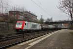 ITL 185 598-0 kommt mit einen Kessewagenzug am 29.03.2014 durch Hamburg Harburg gefahren.