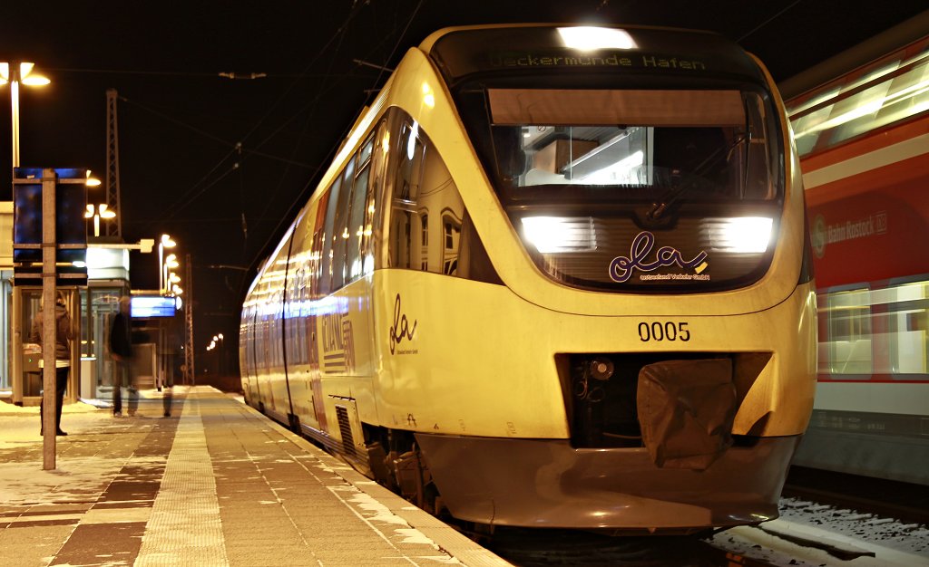 Der OLA VT 0005 in G�strow am Abend des 30.1.2012