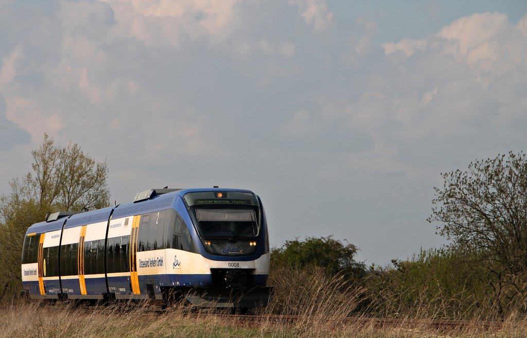 Der OLA VT 0008 bei der Einfahrt in Neubrandenburg am 22.4.2012!