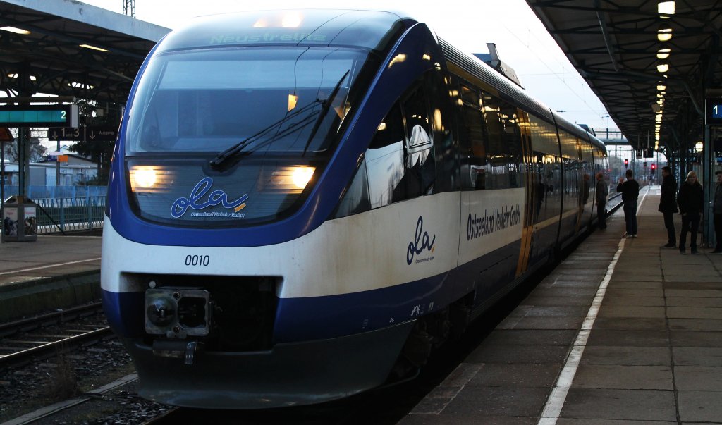 Der VT 0010 der OLA am 19.2.2012 in Neubrandenburg.