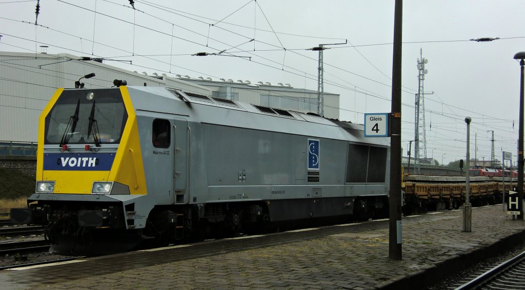 Die 164 010 mit einem Gz in Waren an der M�ritz am 2.7.2011