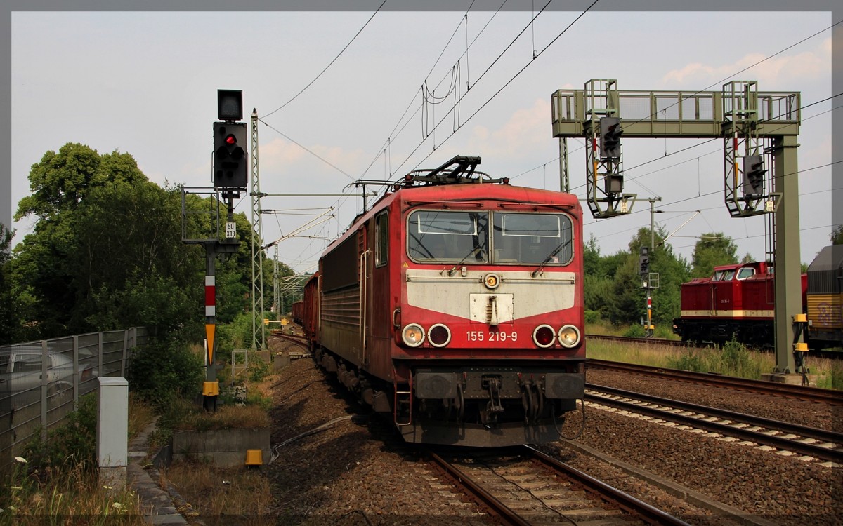 155 219 bei der Einfahrt in den Bahnhof Hagenow Land am 04.07.2015