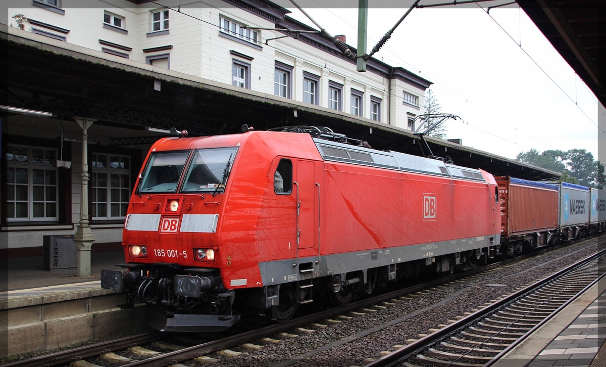 185 001 in Ludwigslust in Richtung Berlin fahrend am 19.09.2015