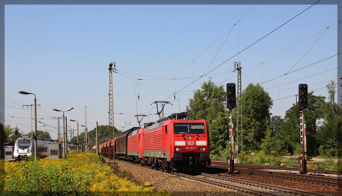 189 059 + 152 095 bei der Durchfahrt von Leipzig - Thekla am 21.08.2015 
