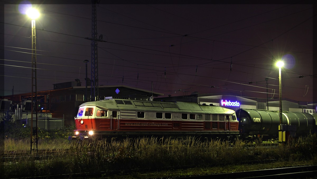 232 512-4 wartet in Neubrandenburg am 24.10.2015 aus Ausfahrt.