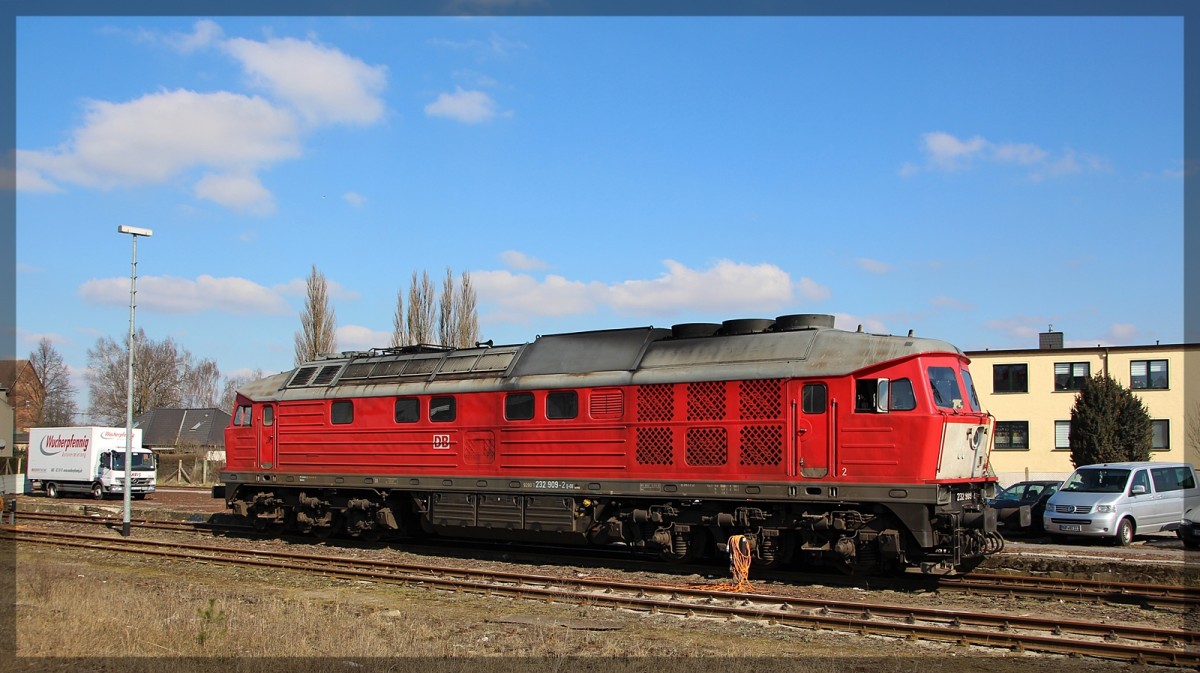 232 909 abgestellt in Waren (a.d.Müritz) am 16.03.2016