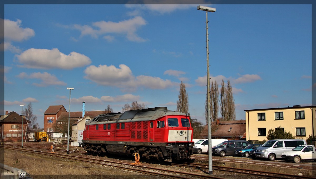 232 909 abgestellt in Waren (a.d.Müritz) am 16.03.2016