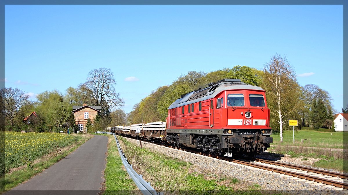 233 510 bei Schwastorf in Richtung Kargow / Waren (a.d. Müritz) fahrend am 21.04.2016