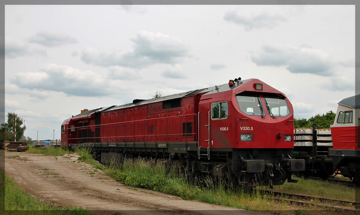 250 008  V330.05  der HVLE in Möllenhagen abgestellt am 29.05.2015