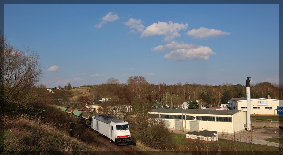 285 107 der ITL/Captrain bei Gleisbauarbeiten in Neubrandenburg am 06.04.2016