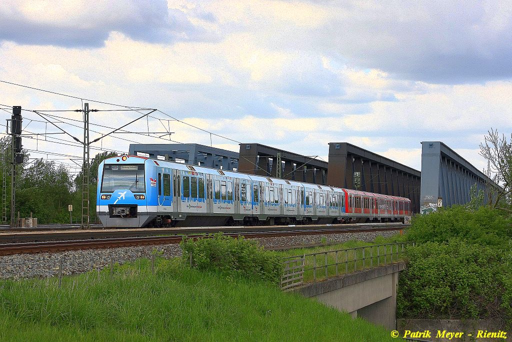 474 034 mit 474 03 als S31 an der Süderelbbrücken am 03.05.2014 
auf dem Weg nach Hamburg-Harburg Rathaus