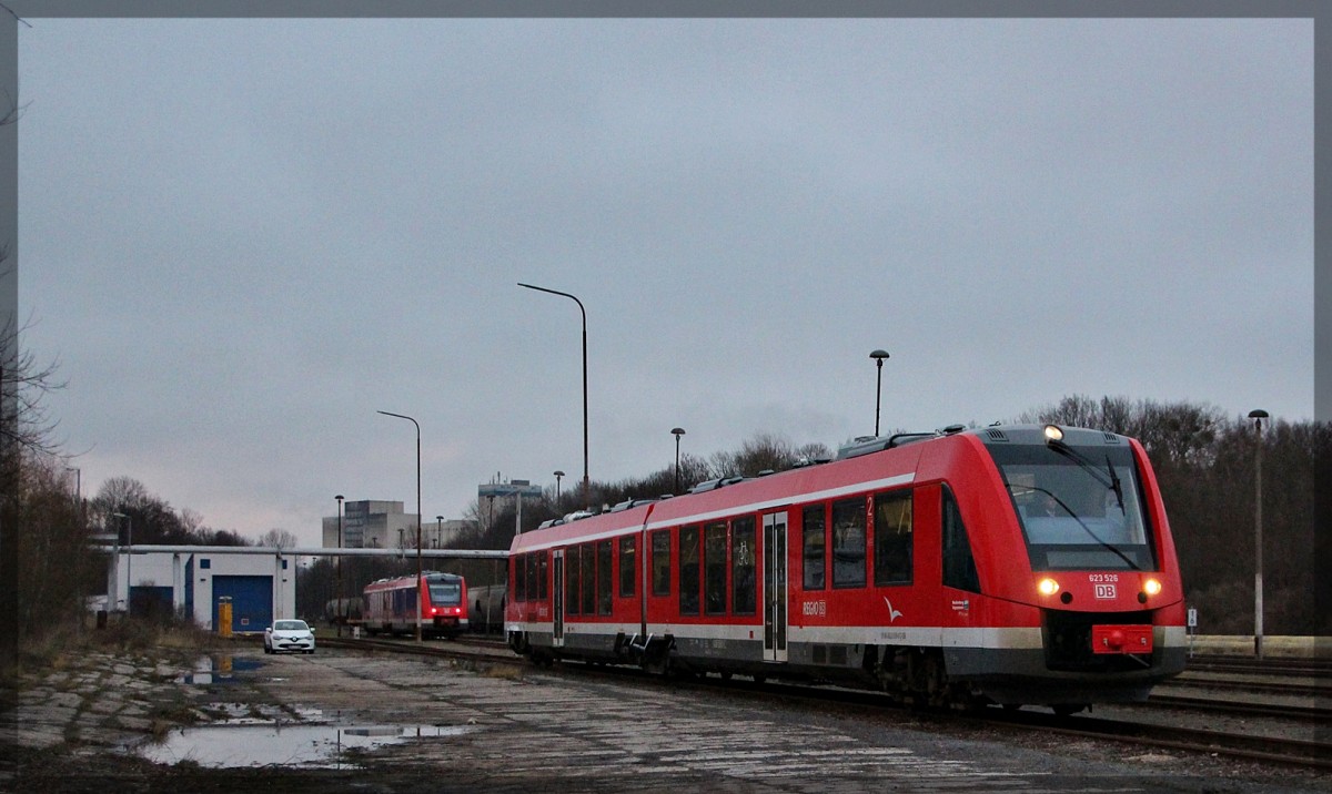 623 026 als Rangierfahrt auf dem Weg zum Bahnhof Neubrandenburg im IAB Neubrandenburg am 14.12.2015