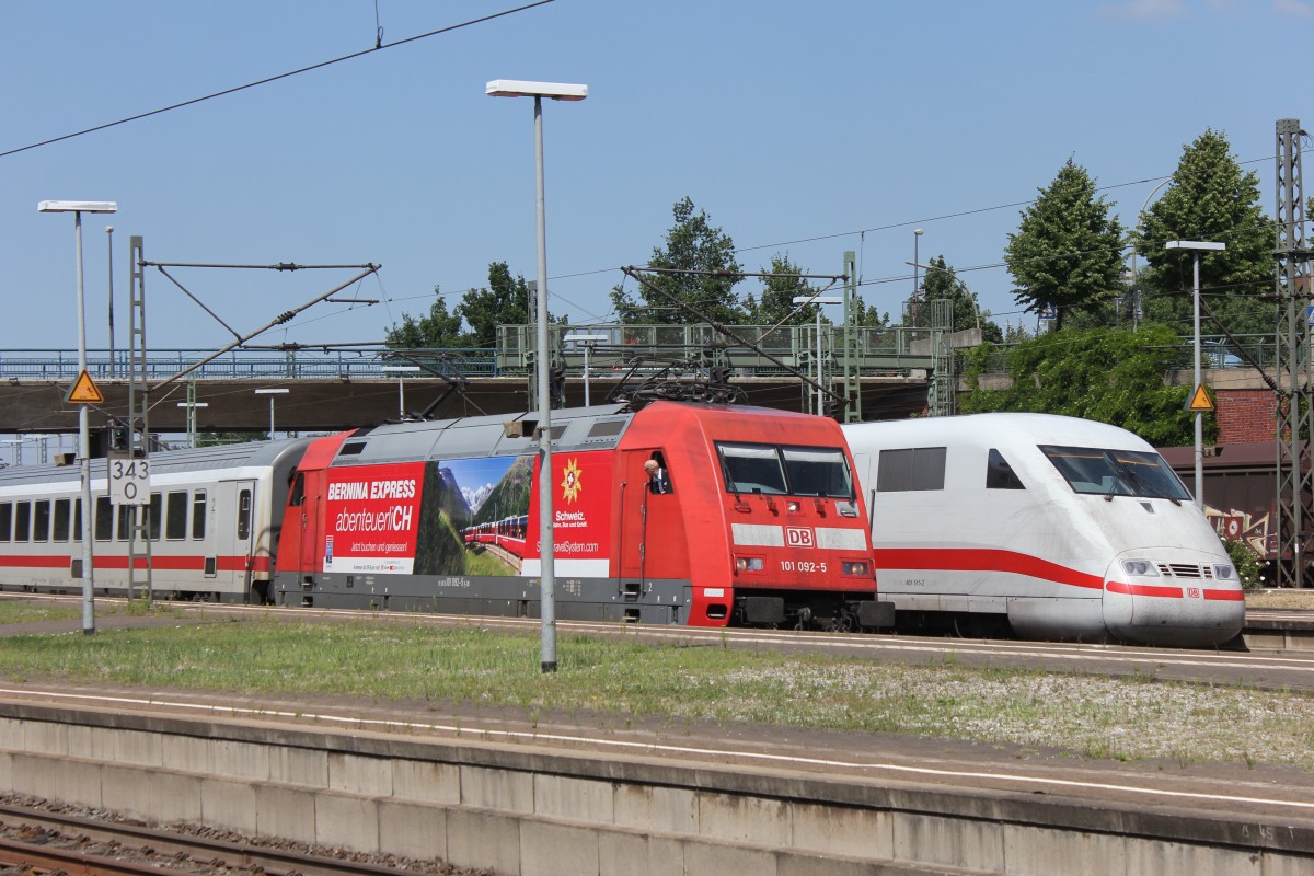 Db 101 092-5 am 23.07.2014 in Hamburg Harburg auf Gleis 3.