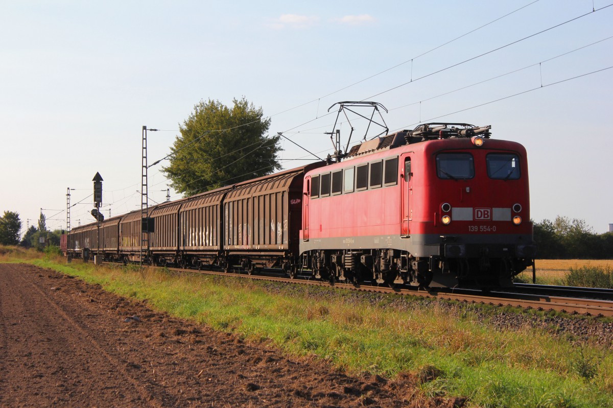 DB 139 554-0 mit Schiebewandwagen aus Norden am 03.09.2014 bei der Durchfahrt in Bremen Mahndorf gen Sden.