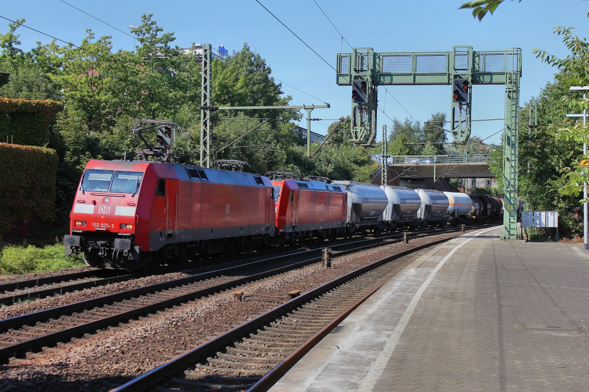 DB 152 025-3 mit 185 182-3 gemischten Gz am 28.08.2014 durch Hamburg Harburg.