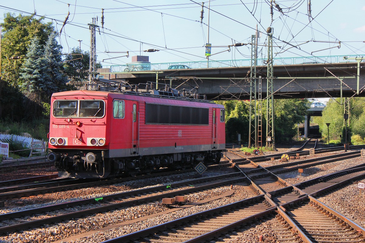 DB 155 085-4 kommt LZ durch Hamburg Harburg am 28.08.2014 gefahren.