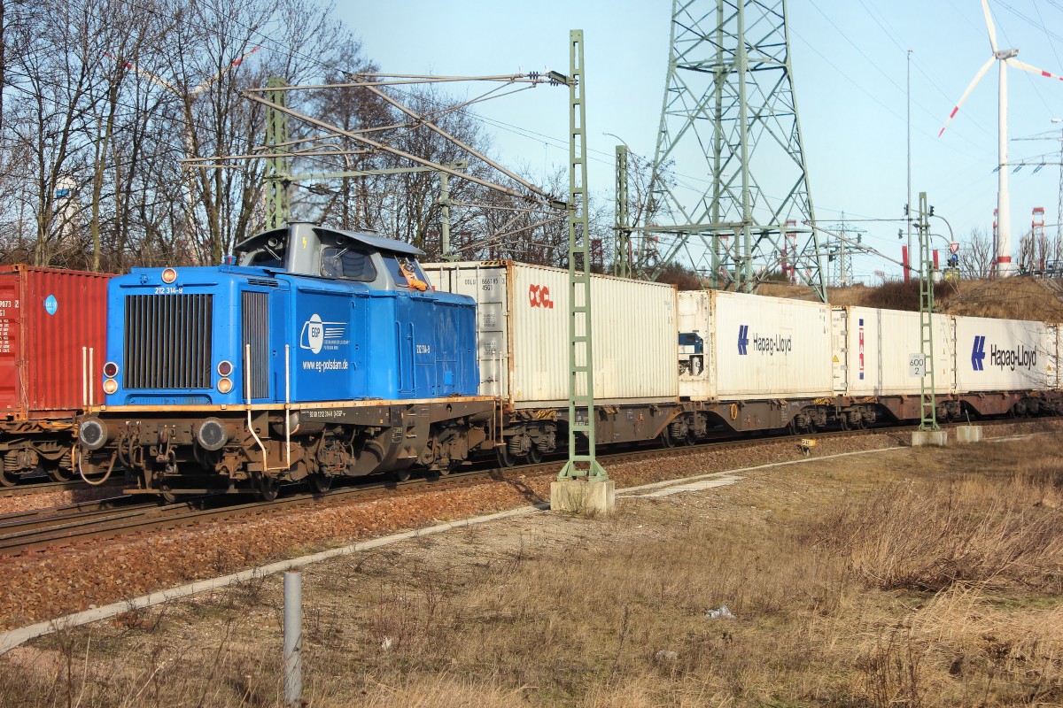  EGP 212 314-9  im neuer Farbe und neuen Logo schiebt einen Containerzug in Hamburg Waltershof nach Hamburg Altenwerder am 08.02.2015