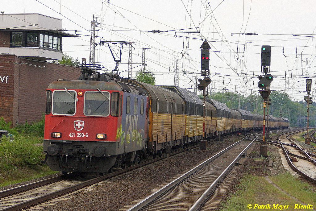 SBB Cargo Re421 390 mit ARS Altmannzug am 26.04.2014 in Verden (Aller) auf dem Weg Richtung Seelze