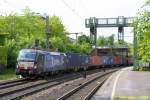 MRCE/BoxXpress X4E-850 mit Containerzug in Hamburg-Harburg auf dem Weg nach Süden am 12.05.2014  